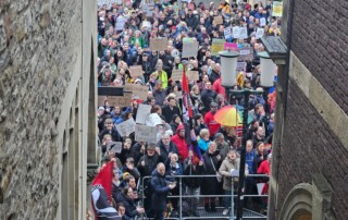 Der friedliche Protest der bunten Demokraten gegen den Neujahrsempfang der AfD im alten Rathaus der Stadt Münster Der friedliche Protest der bunten Demokraten gegen den Neujahrsempfang der AfD im alten Rathaus der Stadt Münster