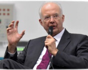 Ex-Verfassungsrichter und Schattenfinanzminister Paul Kirchhof lobt „fachliche Qualität“ des AfD-Steuerkonzepts Ex-Verfassungsrichter und Schattenfinanzminister Paul Kirchhof lobt „fachliche Qualität“ des AfD-Steuerkonzepts